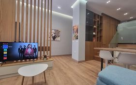 Centrepoint Stylish Apartment